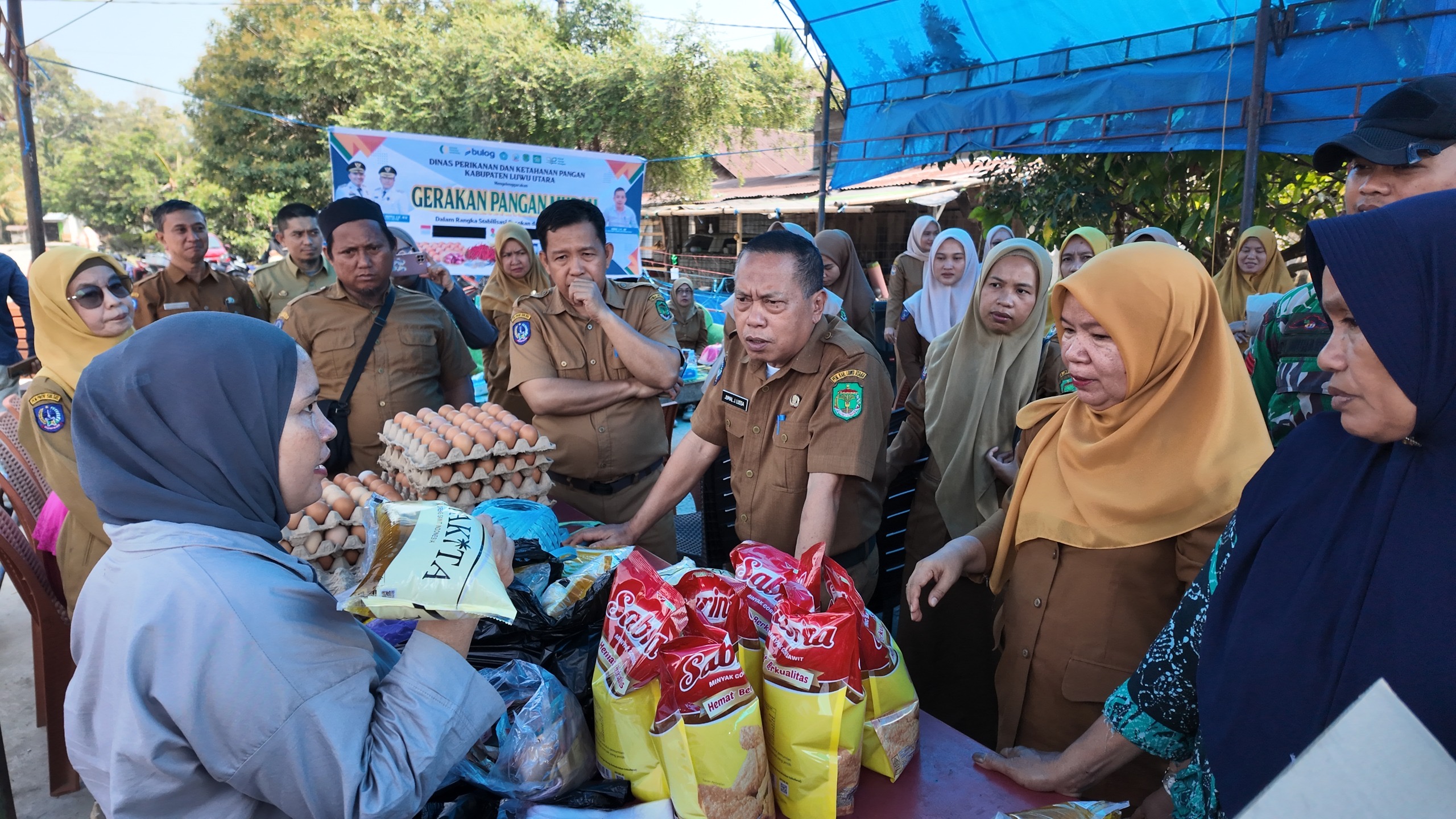 Sekda Jumal Jayair Lussa Resmi Buka Gerakan Pangan Murah di Luwu Utara