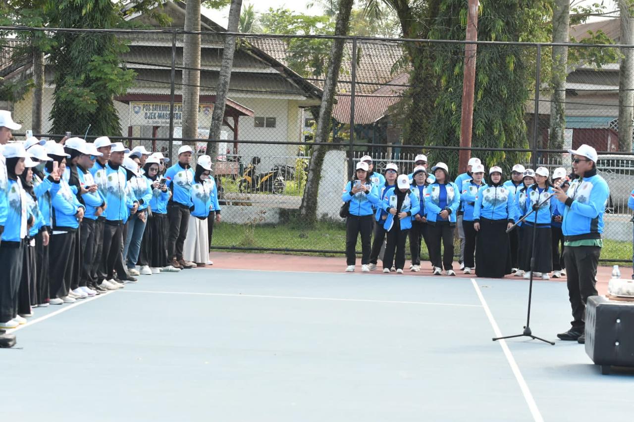 Lepas Kontingen PORSENIJAR PGRI, Andi Rahim : jaga nama Baik dan bawa Hasil yang membanggakan. 
