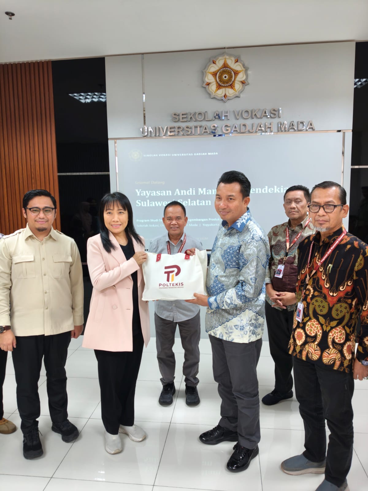 Hari Terakhir Benchmarking, Yayasan Andi Manenne Cendekia Kunjungi Sekolah Vokasi UGM