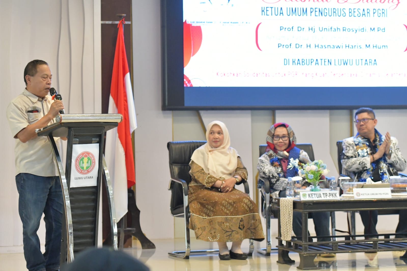Sekda Lutra menerima kunjungan Ketua umum pengurus Besar PGRI Provinsi Sulsel