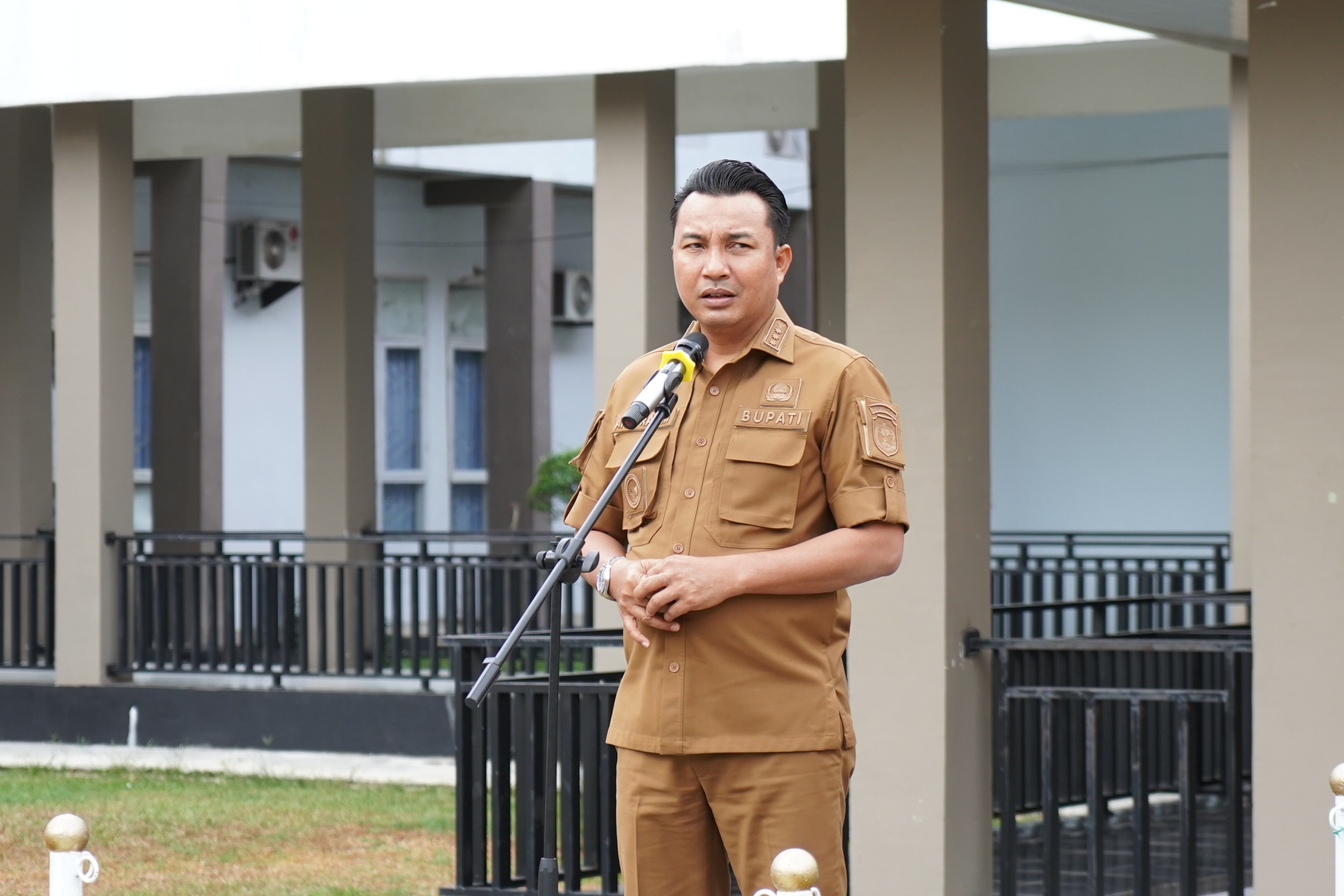 Pimpin Apel Pagi,Bupati Luwu Utara Tekankan Pentingnya Semangat Kerja Dan Kepedulian Sosial