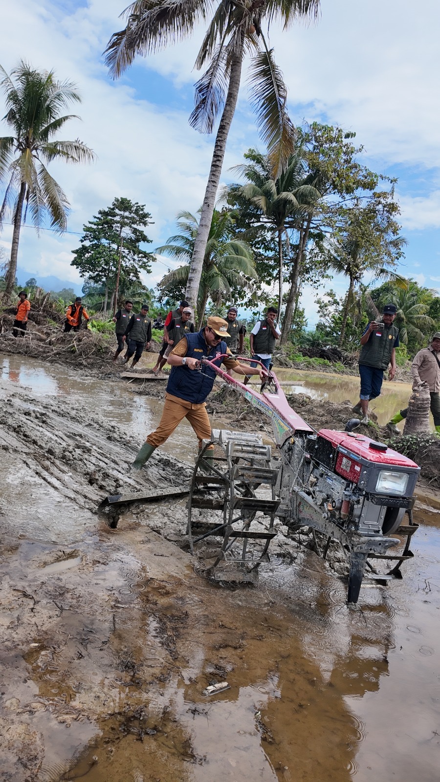 Dorong peningkatan ekonomi dan kemandirian pangan, Bupati Andi Rahim Tanam Perdana di Desa Pombakka 