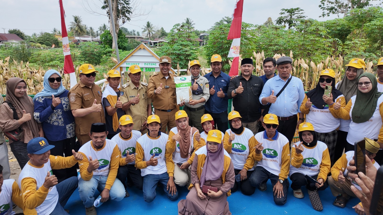 Dorong Produktivitas Pertanian, Bupati Lutra hadiri Panen Raya Dan Expo Benih Jagung Sumo Sakti 