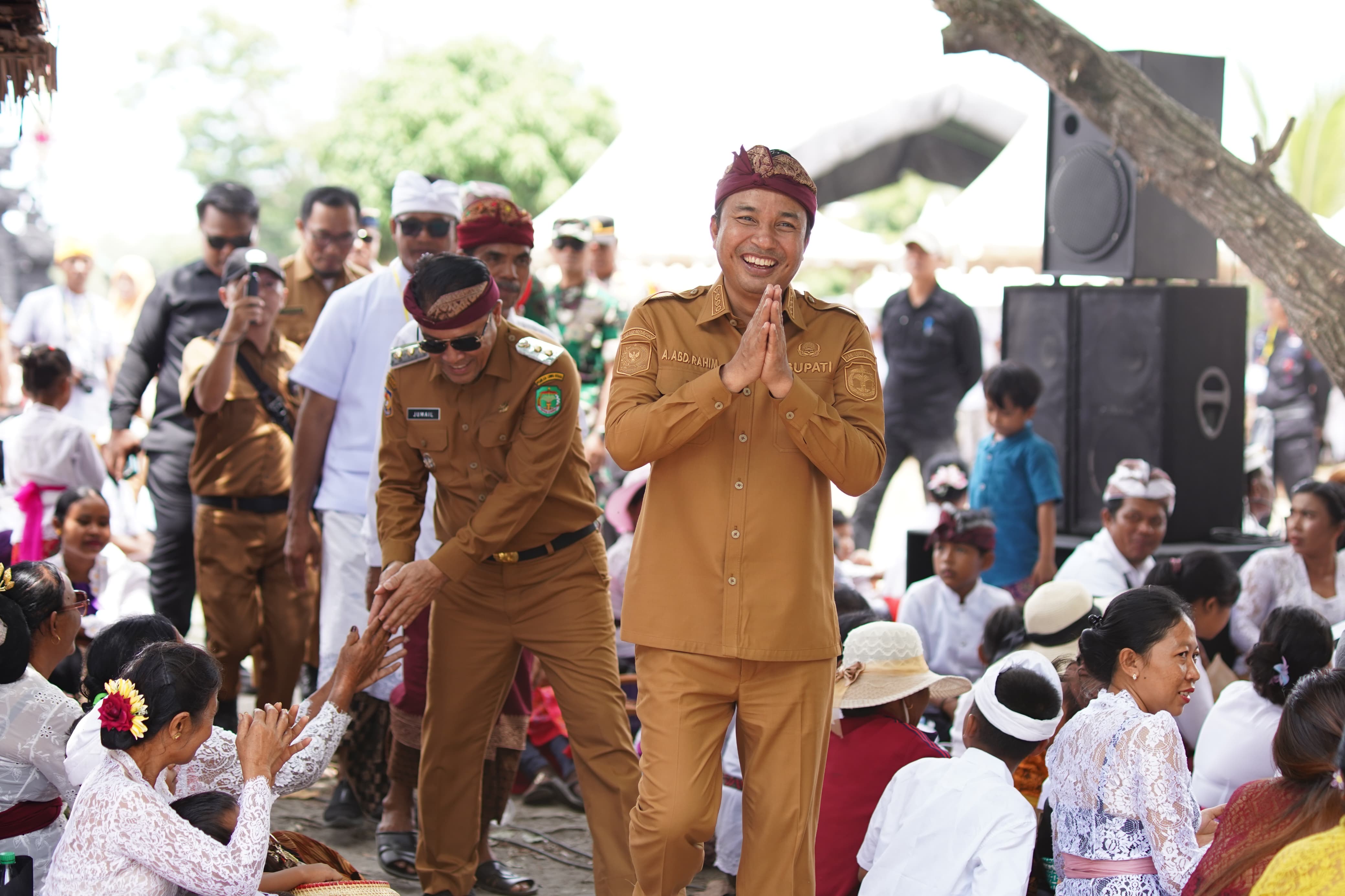 Sambut Nyepi, Umat Hindu Luwu Utara Gelar Melasti Massal di Pantai Seta-Seta