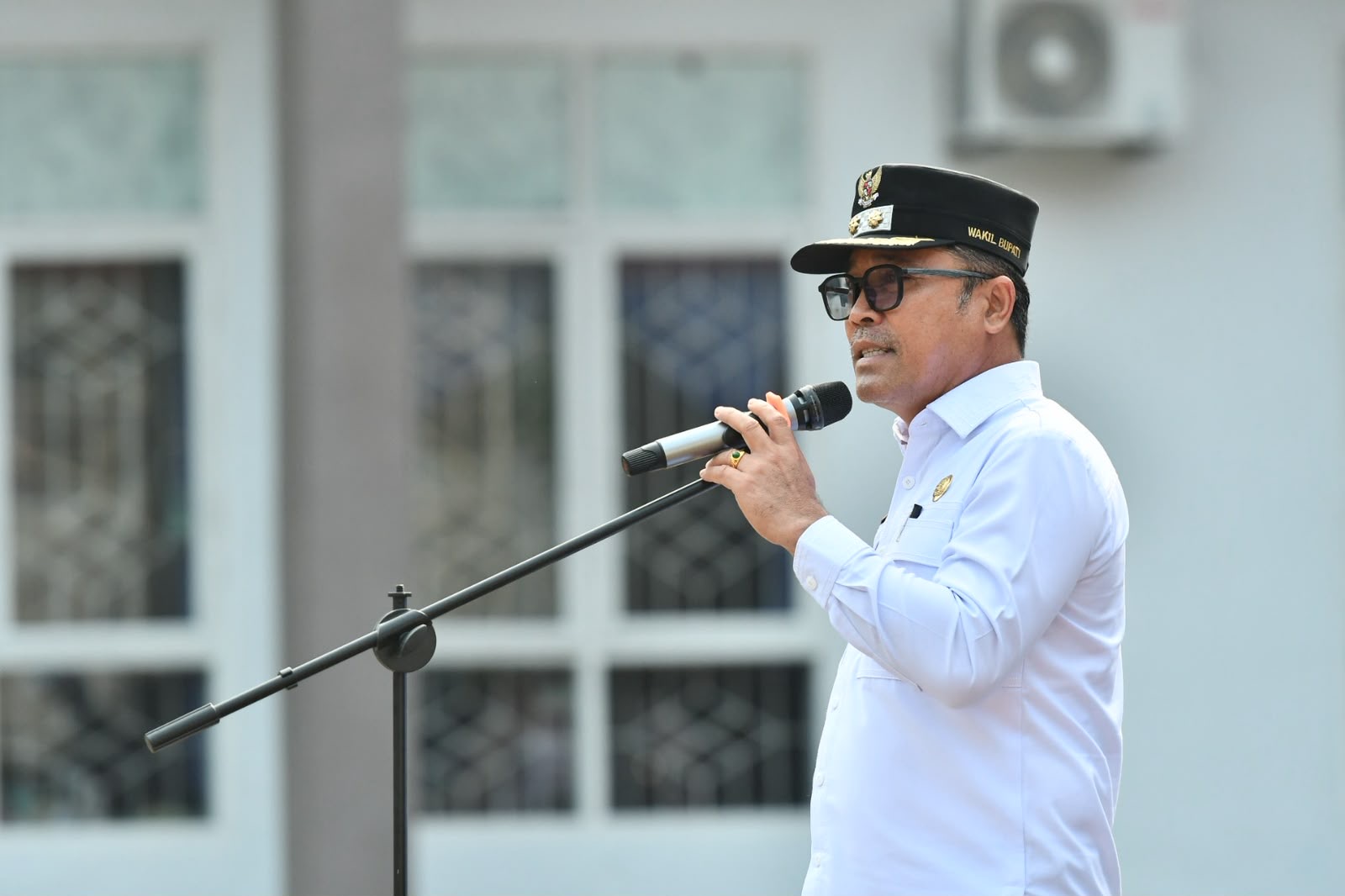 Jadi pembina upacara peringatan sumpah pemuda, Wabup Lutra apresiasi jalannya upacara 