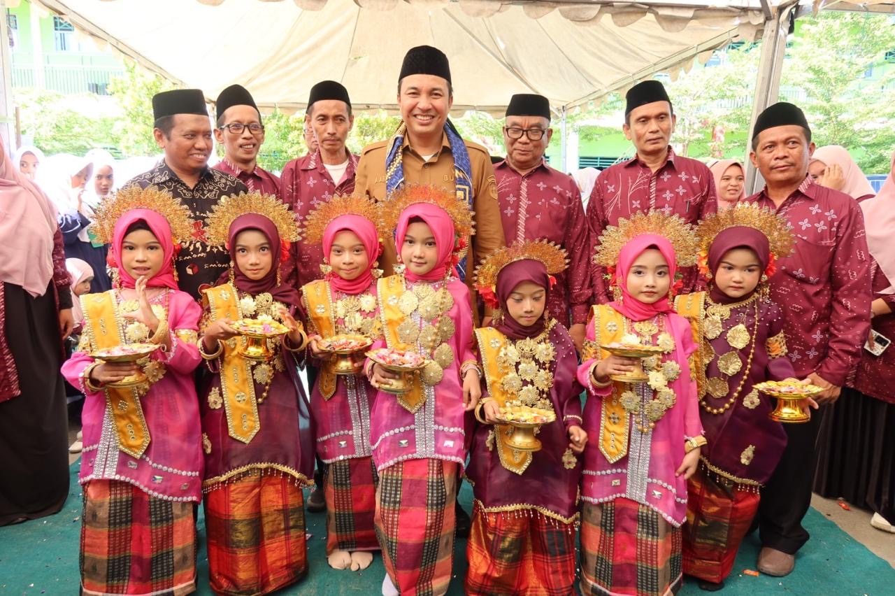 Bupati Luwu Utara menghadiri milad ke-39 Ponpes As’adiyah belawa baru