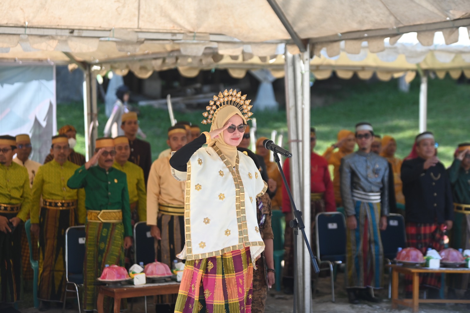 Dengan pakaian adat Sulsel, IDP jadi pembinaan upacara sumpah pemuda