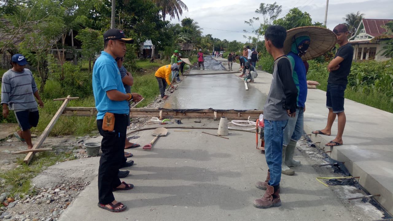 Alhamdulillah. Pemanfaatan Jalan Beton di Malbar Hampir Rampung 