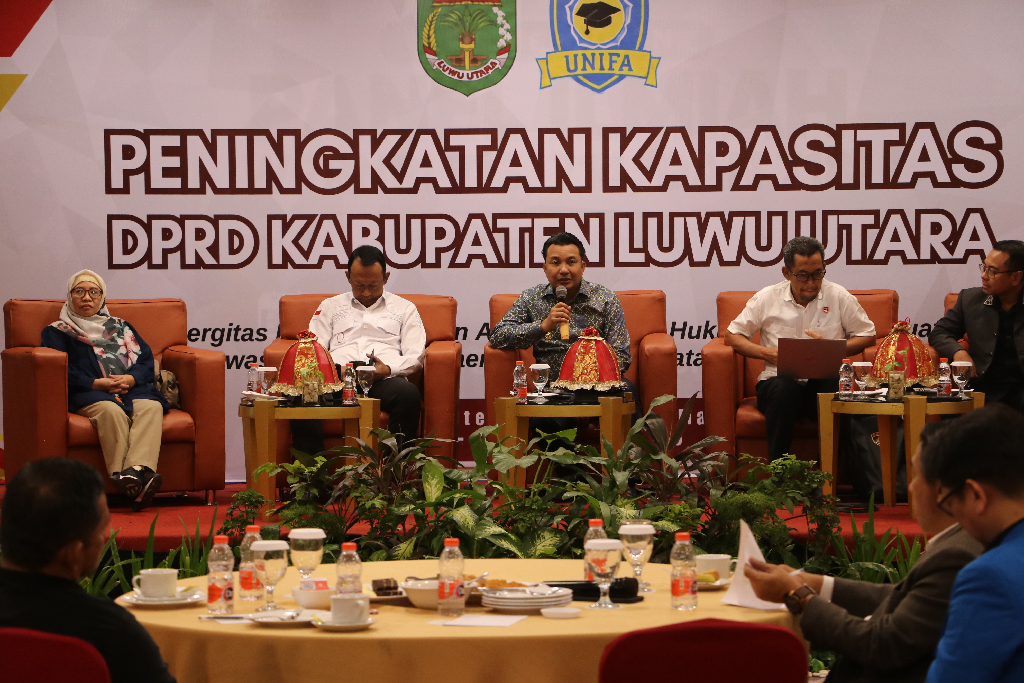 Perkuat Pengawasan Keuangan Daerah, Bupati Luwu Utara Buka Bimtek DPRD