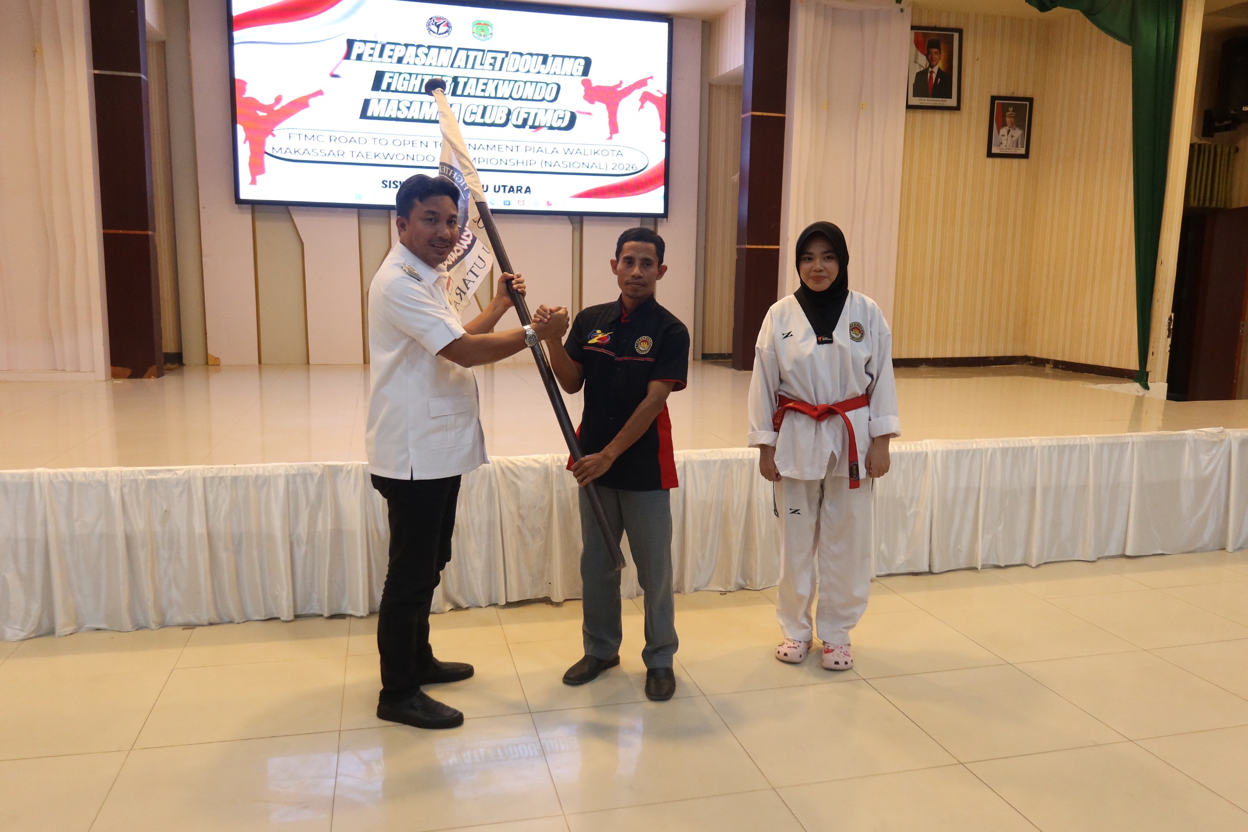 Atlet Doujang Fighter Taekwondo Masamba Club ( FTMC) dilepas menuju kejuaraan Nasional