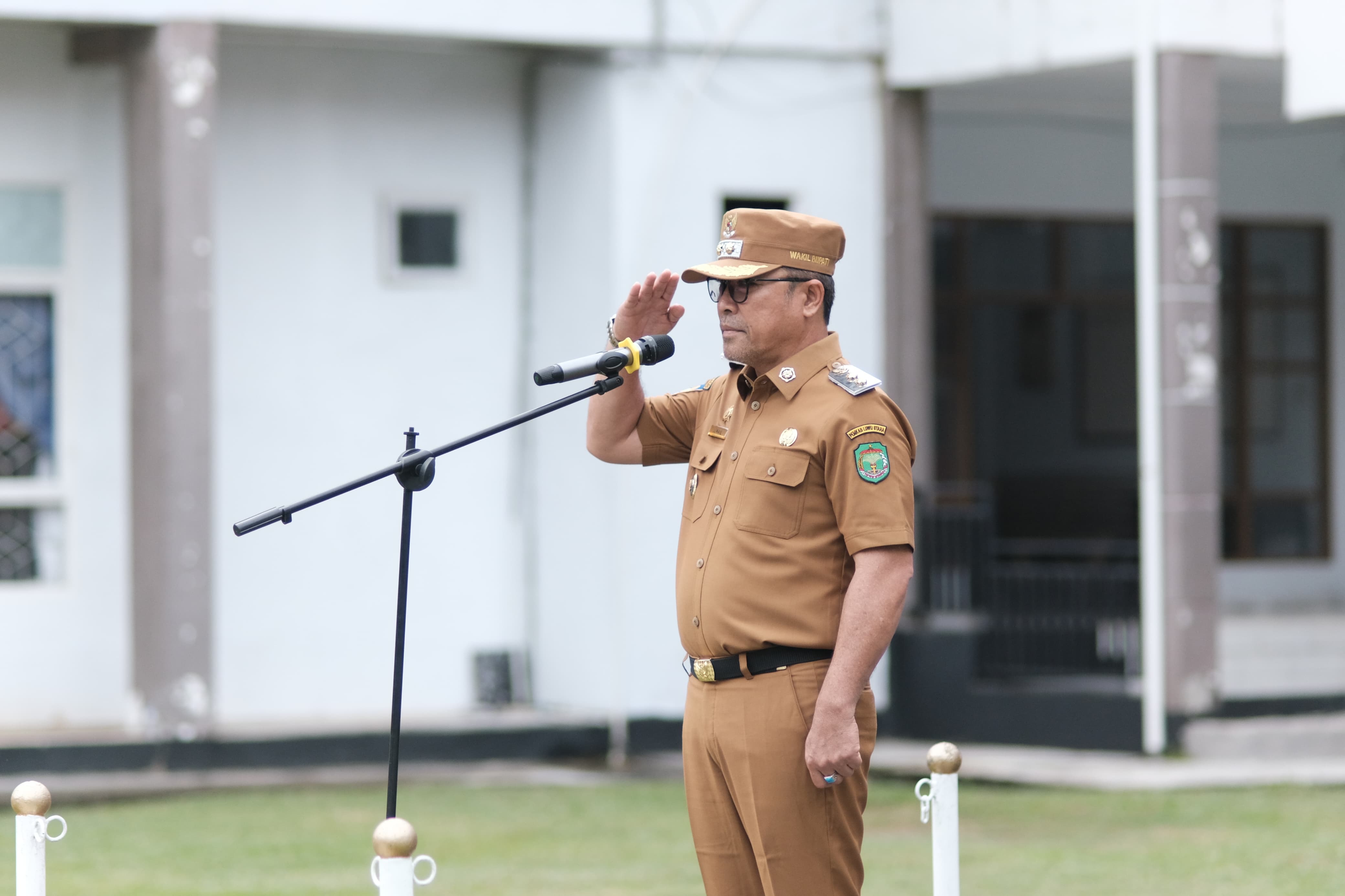 Wabup  Lutra  Pimpin Apel  Tekankan Kedisiplinan ASN Dan Pelayanan Prima