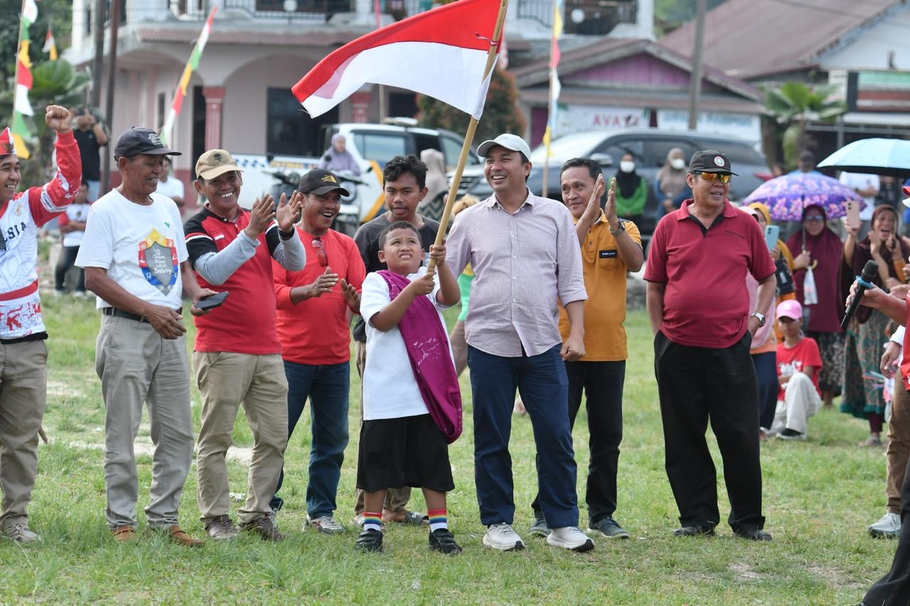 Bupati Luwu Utara Tutup Rangkaian HUT ke-81 RI di Kelurahan Salassa, Ajak Warga Perkuat Kebersamaan 
