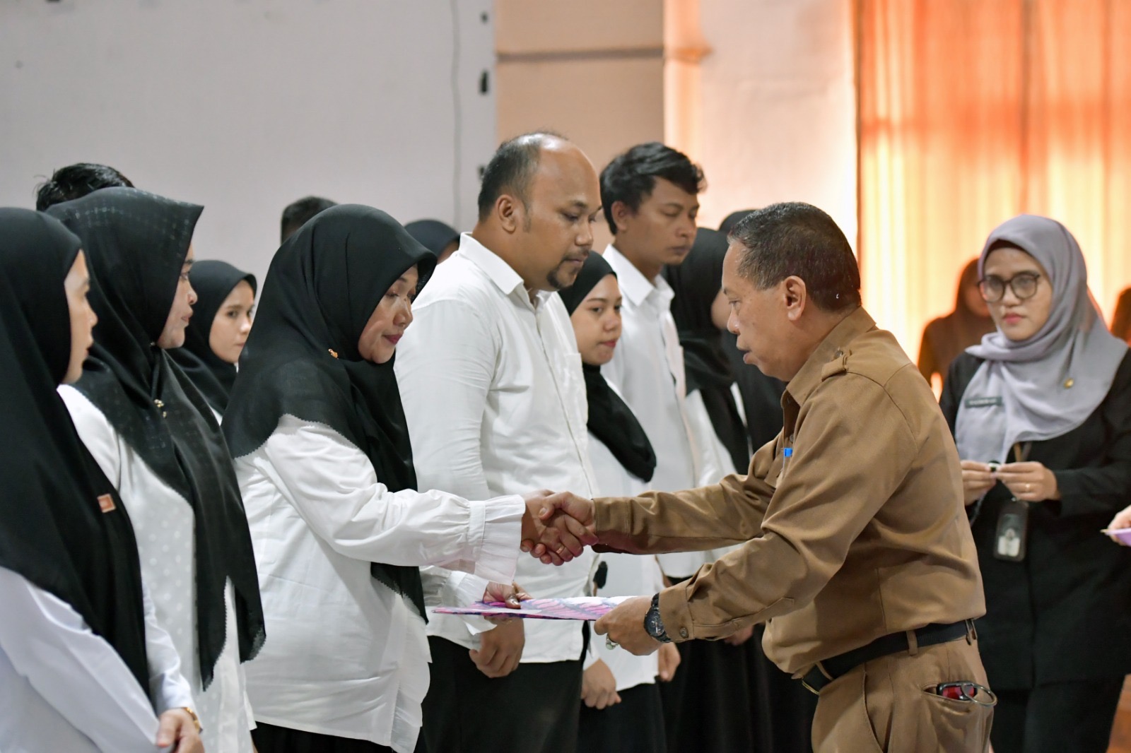 Sekda Lutra secara resmi mengukuhkan Pengurus Forum Kabupaten Sehat Periode 2026-2029